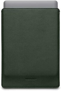 Protect your 13-inch MacBook Pro and 13.6-inch MacBook Air with the Woolnut Leather Sleeve Case, featuring a premium green leather exterior and interior, providing durable protection and stylish design.