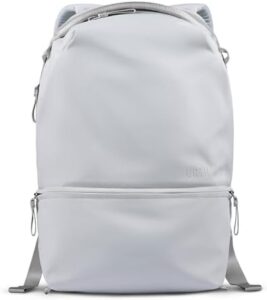Discover the Urth Arkose 20L backpack, featuring an insert for extra organization. Perfect for daily commutes or adventures, with a spacious main compartment and multiple pockets for storage.