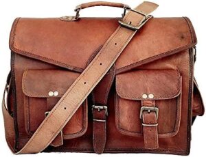 Stay stylish and organized with the Skyland 20 Inch Leather Messenger Bag, featuring a vintage design and spacious interior for laptops. Perfectly sized for daily use, it's a great value find!