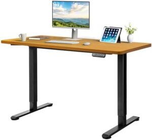 Discover the LEVEDE Electric Standing Desk, adjustable in height to suit your work style. With a spacious 140x70cm surface and oak top, perfect for home offices or small spaces.