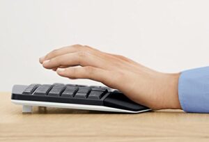 Get precise control with the Logitech MK850 wireless keyboard and mouse combo, featuring QWERTY Italian layout and reliable multi-device connection for seamless productivity.