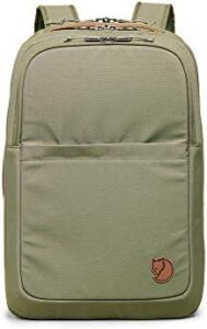 Explore the world with confidence using Fjällräven's durable Travel Pack backpack. Spacious compartments, multiple pockets and reinforced seams ensure your gear is safe and secure. Perfect for adventure travel and outdoor excursions.